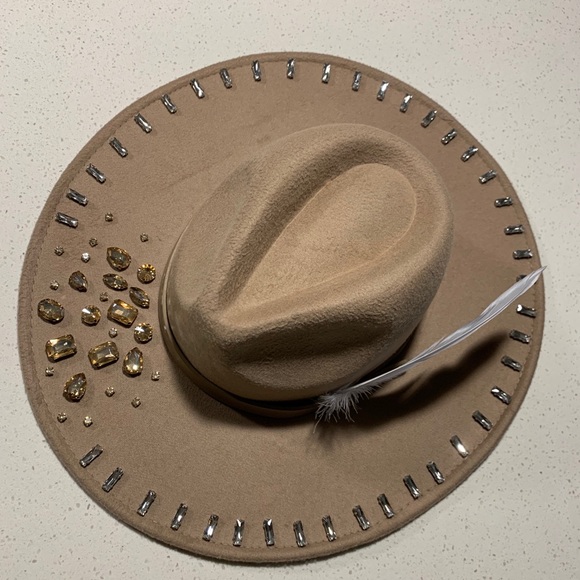 Hat - Picture 2 of 5